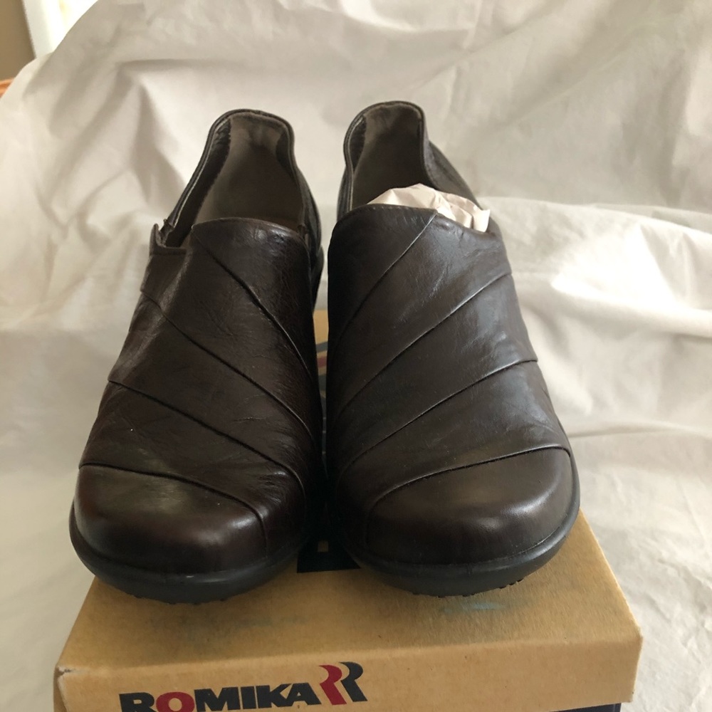 Romika brown leather low heels